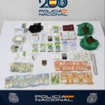 La Policía Nacional desarticula cuatro inmuebles utilizados por un clan familiar para la venta y almacenamiento de droga en el barrio almeriense de El Puche