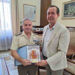 El subdelegado del Gobierno traslada al general José Agustín Carreras sus mejores deseos por su ascenso a general de División