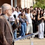 La UAL muestra con un multitudinario minuto de silencio su dolor por las víctimas del accidente ferroviario de Urda