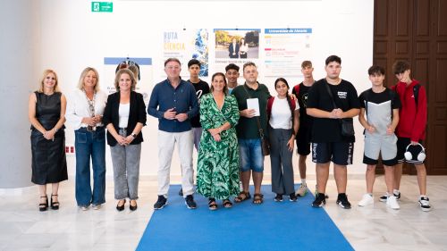EXPOSICION PREMIADOS CONSEJO SOCIAL-84