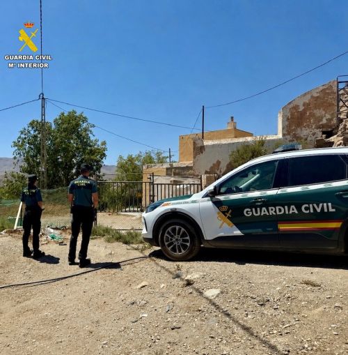 Guardia Civil desmantela un entramado de cultivos masivos de marihuana en la provincia de Almería CORTIJO