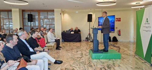 Junta y UAL abordan la seguridad laboral en la agricultura 2