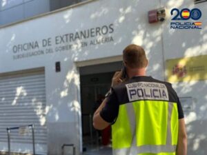 La Policía Nacional desarticula en Almería una trama que cobraba por empadronar a extranjeros