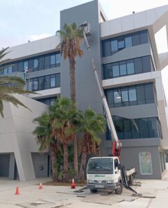 Limpieza edificio Puerto Verdiblanca